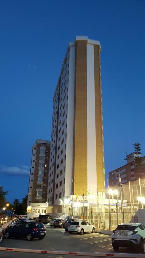 Fuengirola Los Boliches Ronda 3 Vistas Al Mar Paseo Maritimo At The Promenade With Sea Views Appartement Buitenkant foto